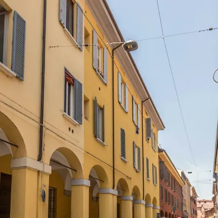 San Petronio Retreats Apartman *